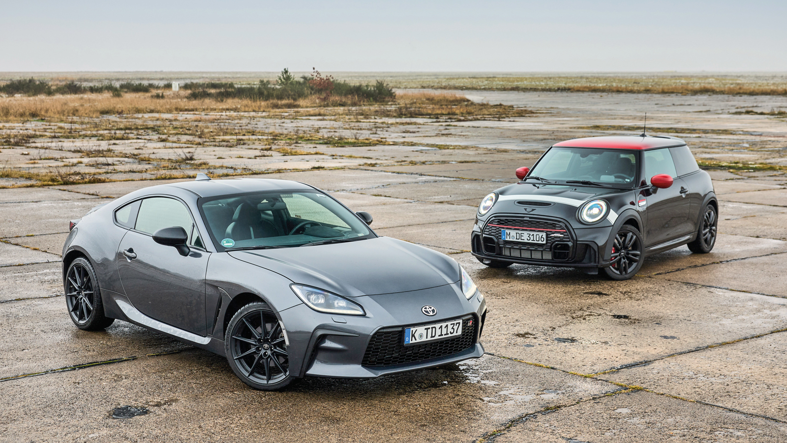 Toyota GR86 Vs Mini Cooper JCW: Αγχολυτικά εργαλεία